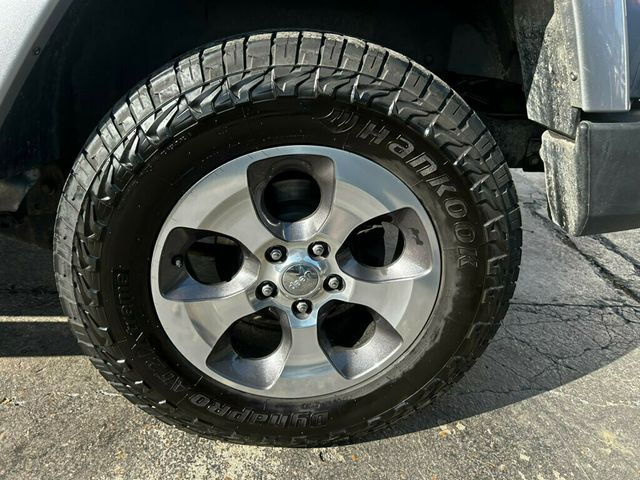 2017 Jeep Wrangler Unlimited LocalTrade/Sahara/4WD/ConnectivityGroup/TrailerTowGroup - 22956673 - 30