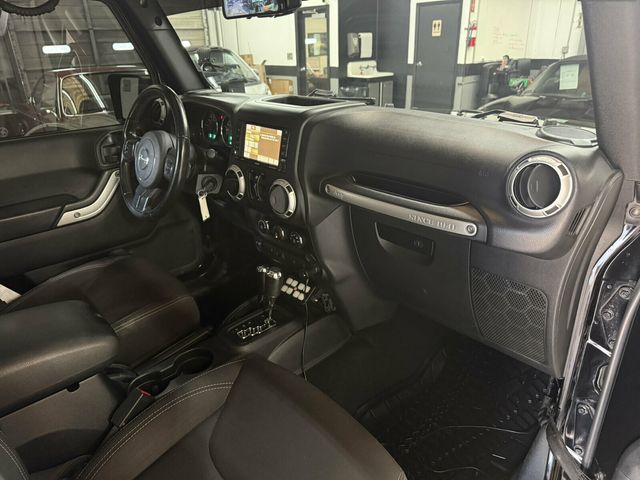 2017 Jeep Wrangler Unlimited Local Trade/Sahara Pkg/Quick Order Pkg/SAT Radio/Navigation - 23060831 - 10