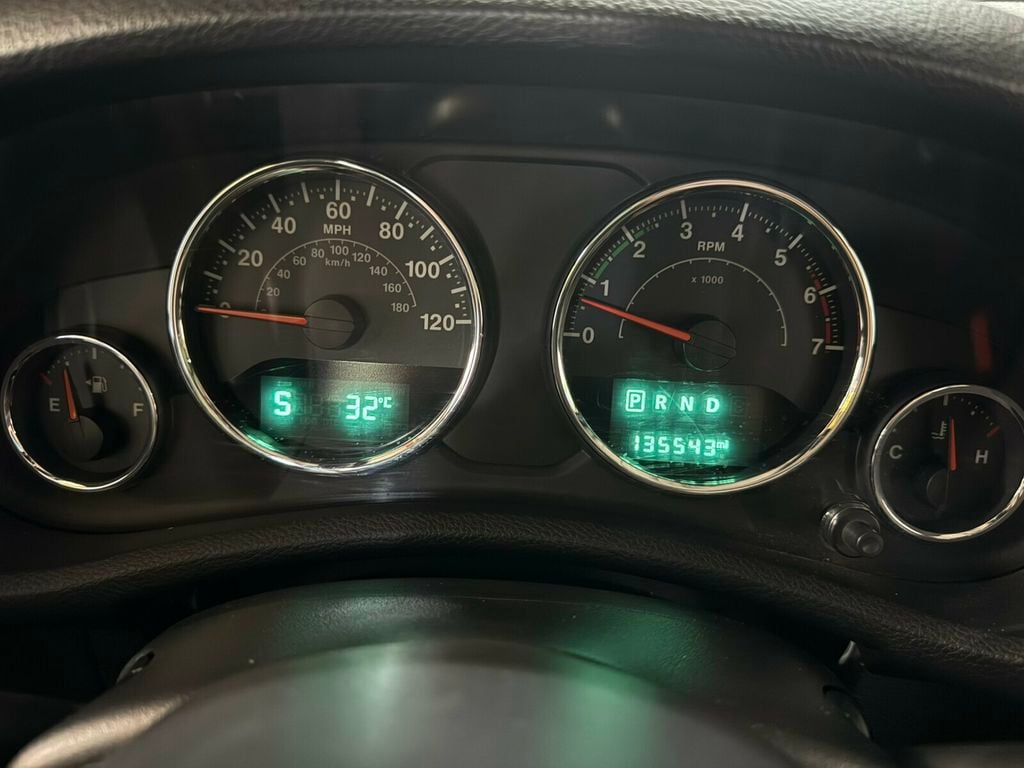 2017 Jeep Wrangler Unlimited Local Trade/Sahara Pkg/Quick Order Pkg/SAT Radio/Navigation - 23060831 - 16