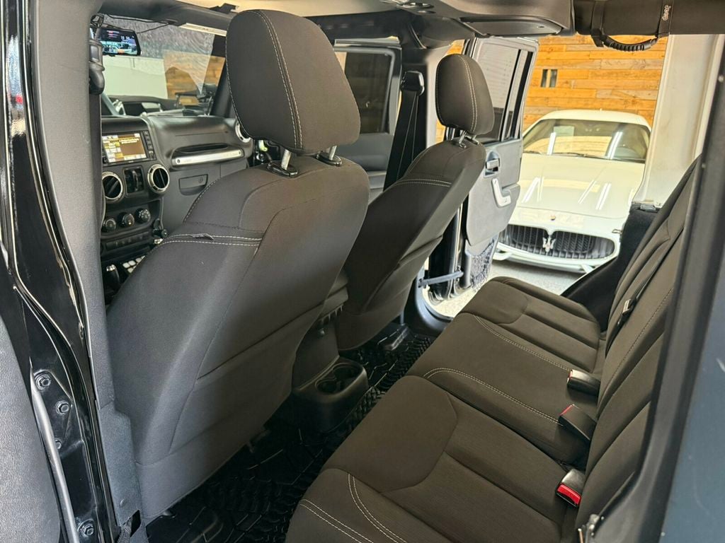 2017 Jeep Wrangler Unlimited Local Trade/Sahara Pkg/Quick Order Pkg/SAT Radio/Navigation - 23060831 - 21
