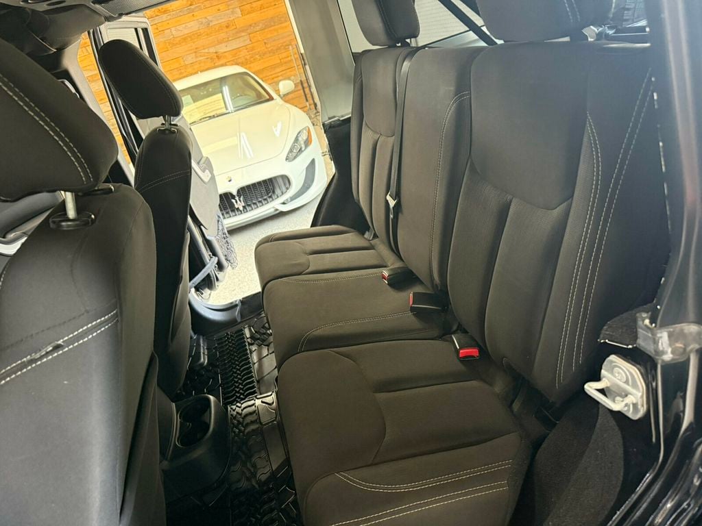 2017 Jeep Wrangler Unlimited Local Trade/Sahara Pkg/Quick Order Pkg/SAT Radio/Navigation - 23060831 - 22