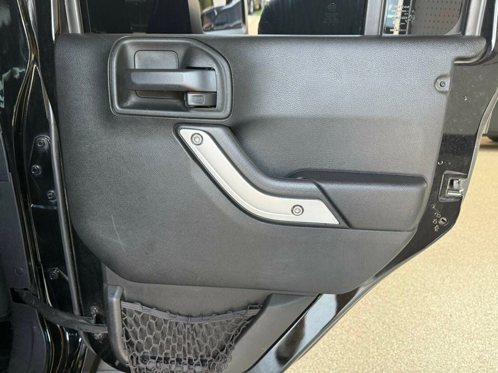 2017 Jeep Wrangler Unlimited Local Trade/Sahara Pkg/Quick Order Pkg/SAT Radio/Navigation - 23060831 - 24