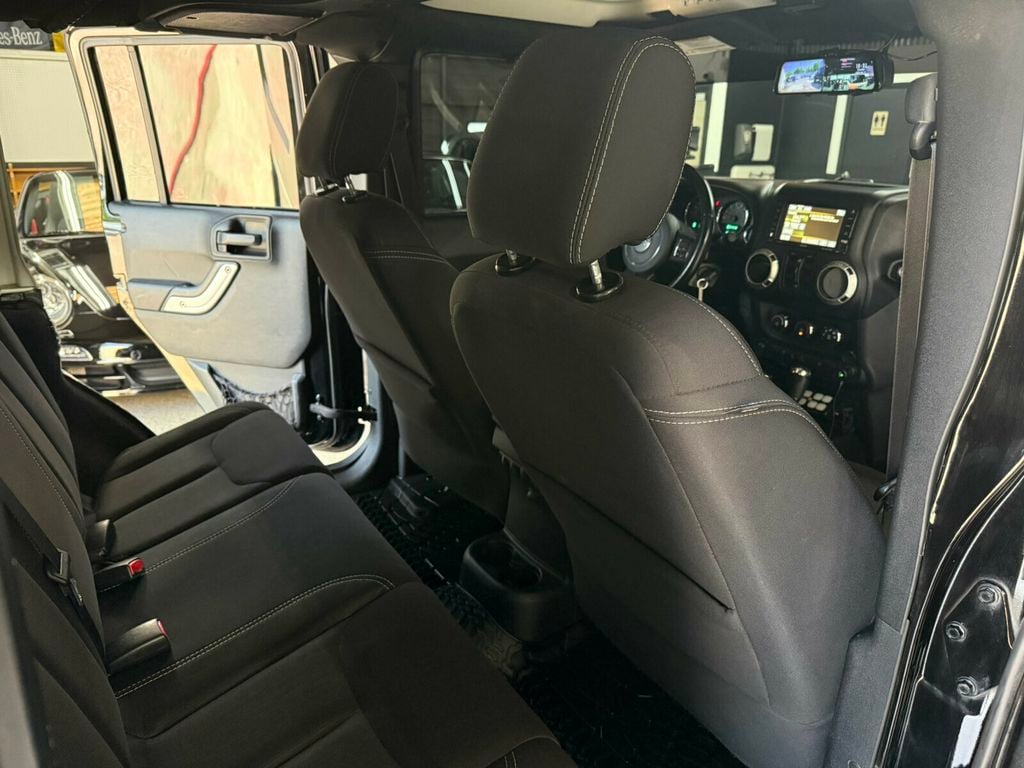 2017 Jeep Wrangler Unlimited Local Trade/Sahara Pkg/Quick Order Pkg/SAT Radio/Navigation - 23060831 - 25