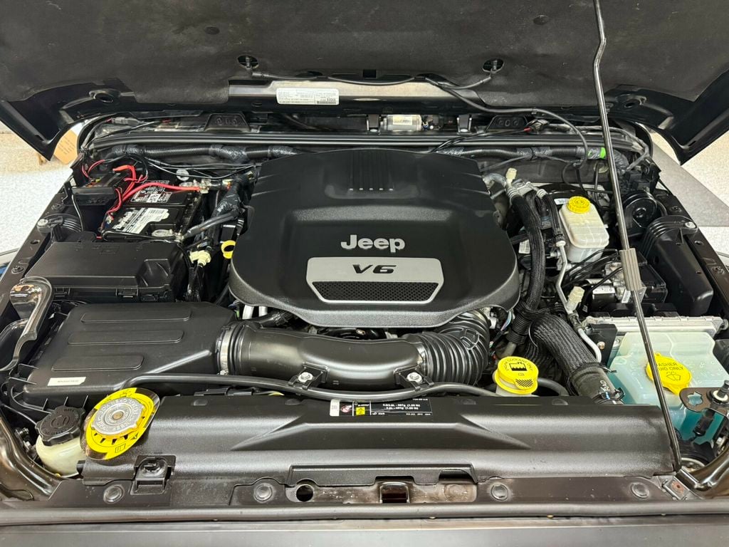 2017 Jeep Wrangler Unlimited Local Trade/Sahara Pkg/Quick Order Pkg/SAT Radio/Navigation - 23060831 - 35
