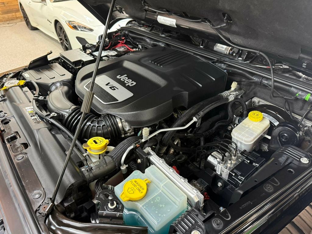 2017 Jeep Wrangler Unlimited Local Trade/Sahara Pkg/Quick Order Pkg/SAT Radio/Navigation - 23060831 - 36