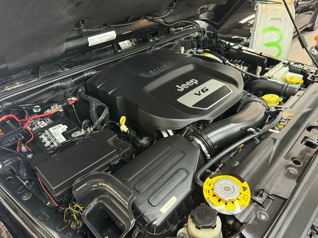 2017 Jeep Wrangler Unlimited Local Trade/Sahara Pkg/Quick Order Pkg/SAT Radio/Navigation - 23060831 - 37