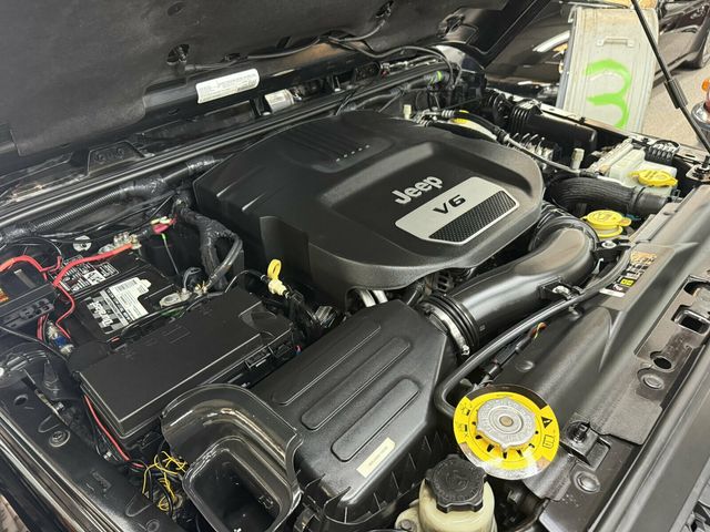 2017 Jeep Wrangler Unlimited Local Trade/Sahara Pkg/Quick Order Pkg/SAT Radio/Navigation - 23060831 - 37