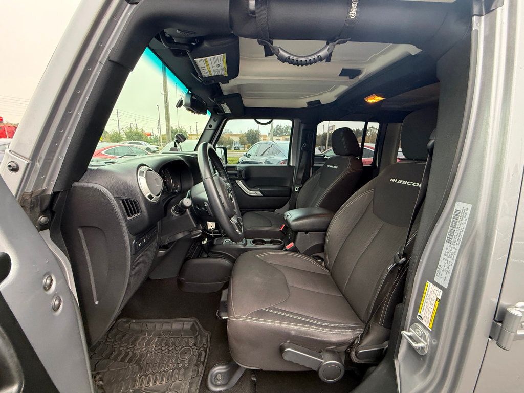 2017 Jeep Wrangler Unlimited Rubicon 4x4 - 22967640 - 9