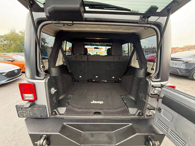 2017 Jeep Wrangler Unlimited Rubicon 4x4 - 22967640 - 12