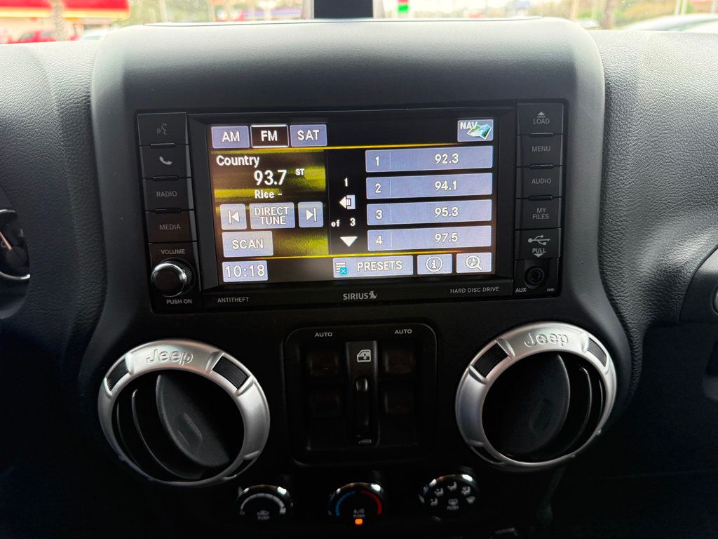 2017 Jeep Wrangler Unlimited Rubicon 4x4 - 22967640 - 14