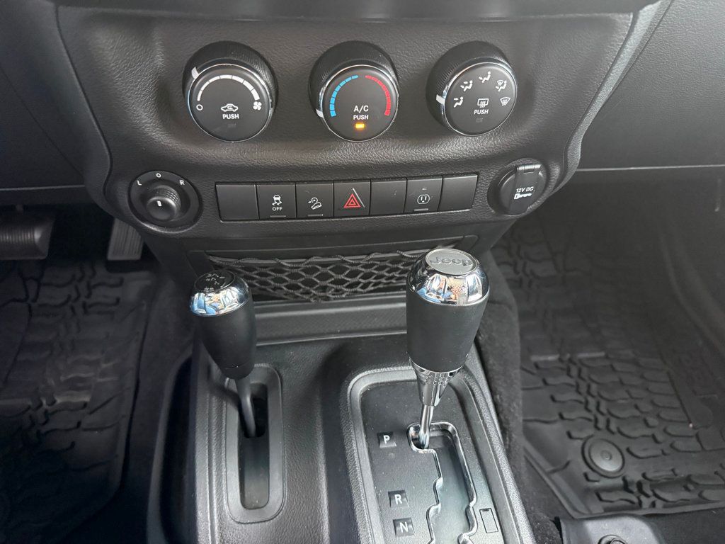 2017 Jeep Wrangler Unlimited Rubicon 4x4 - 22967640 - 15