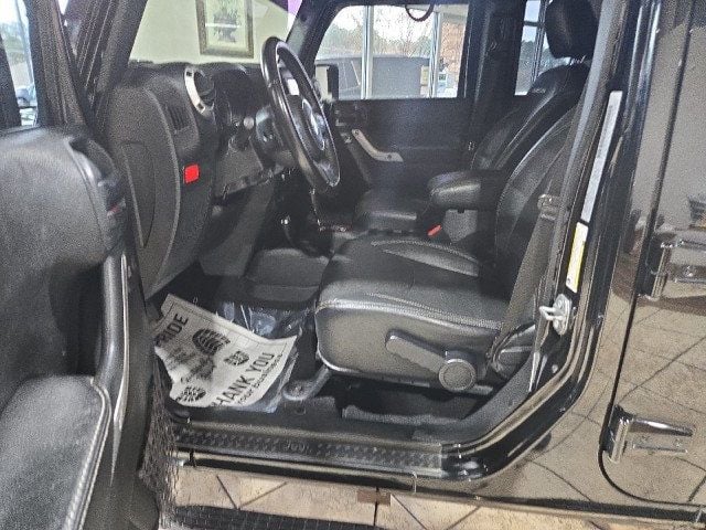 2017 Jeep Wrangler Unlimited Rubicon Hard Rock 4x4 - 22953795 - 10