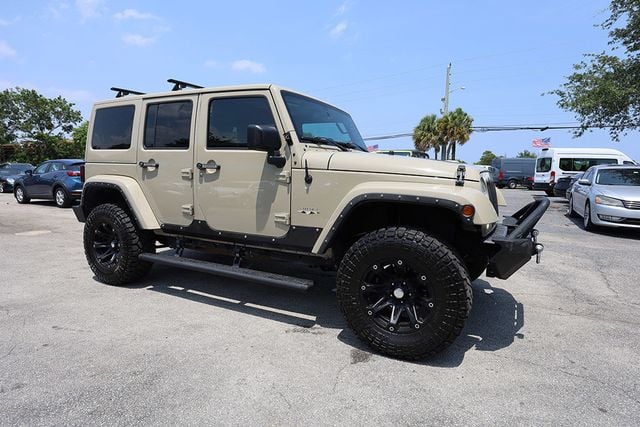 2017 JEEP Wrangler Unlimited Sahara 4x4 - 22667443 - 0