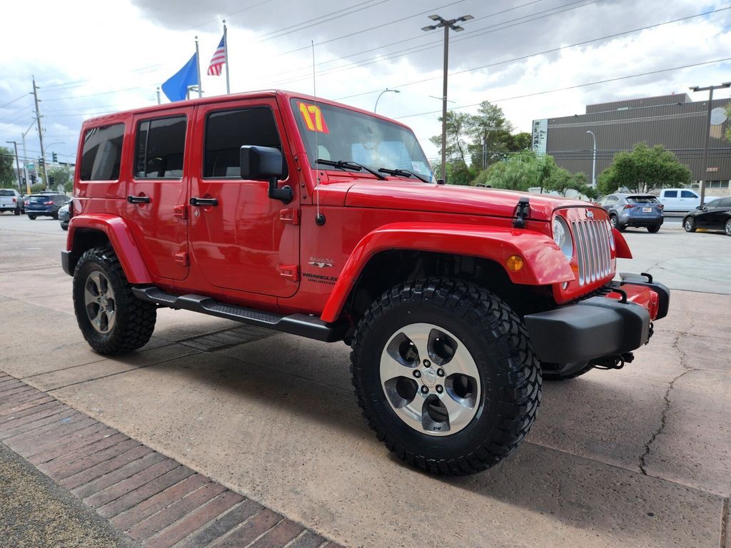 2017 Jeep Wrangler Unlimited Sahara 4x4 - 22305875 - 3