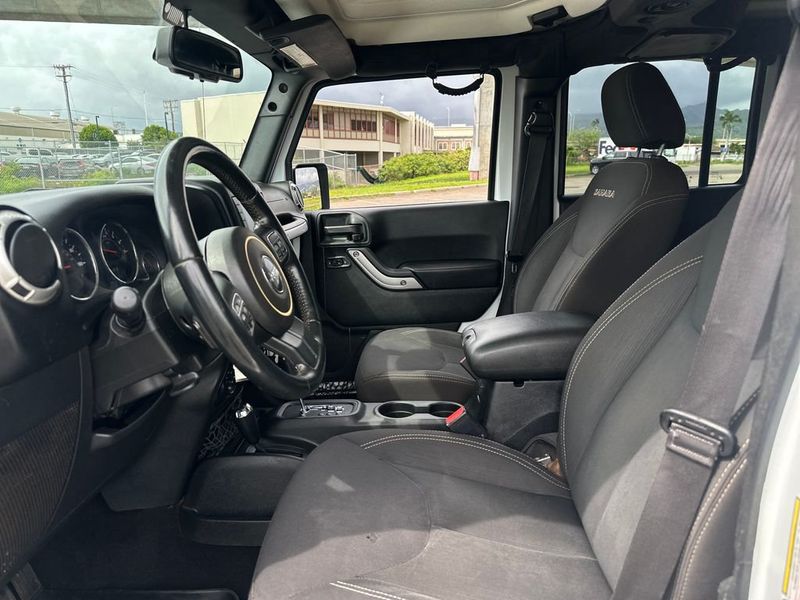 2017 Jeep Wrangler Unlimited Sahara 4x4 - 23010627 - 12