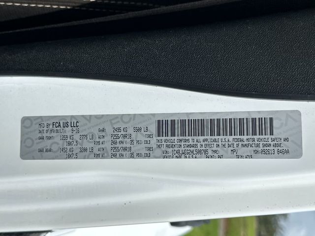 2017 Jeep Wrangler Unlimited Sahara 4x4 - 23010627 - 21