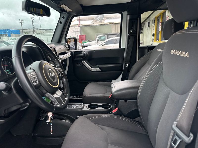 2017 Jeep Wrangler Unlimited Sahara 4x4 - 23010632 - 12