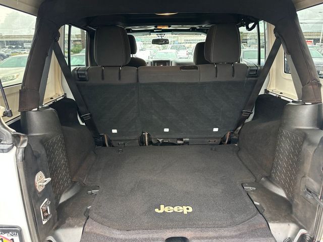 2017 Jeep Wrangler Unlimited Sahara 4x4 - 23010632 - 19