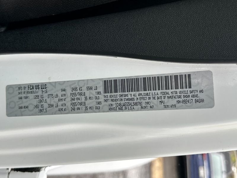 2017 Jeep Wrangler Unlimited Sahara 4x4 - 23010632 - 21