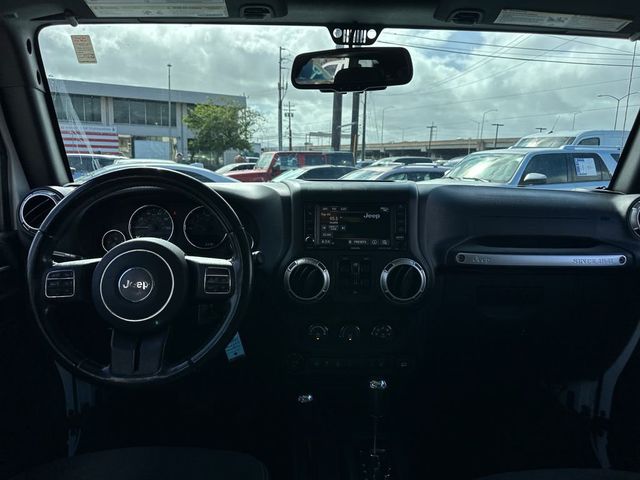 2017 Jeep Wrangler Unlimited Sahara 4x4 - 23050377 - 13