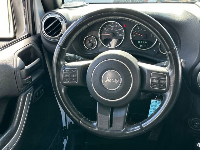 2017 Jeep Wrangler Unlimited Sahara 4x4 - 23050377 - 16