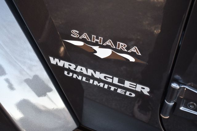 2017 Jeep Wrangler Unlimited Sahara 4x4 - 22980761 - 9