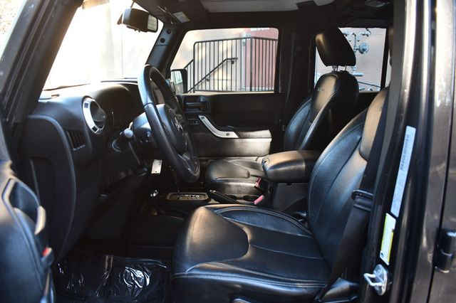 2017 Jeep Wrangler Unlimited Sahara 4x4 - 22980761 - 14