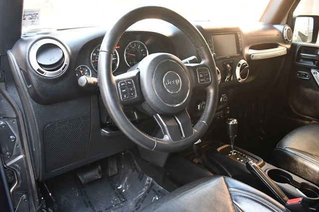 2017 Jeep Wrangler Unlimited Sahara 4x4 - 22980761 - 16