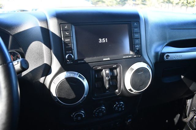 2017 Jeep Wrangler Unlimited Sahara 4x4 - 22980761 - 17