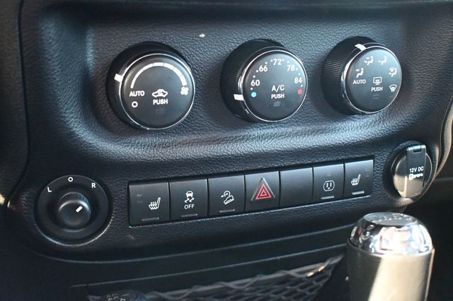 2017 Jeep Wrangler Unlimited Sahara 4x4 - 22980761 - 19