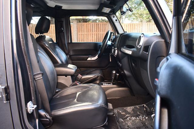 2017 Jeep Wrangler Unlimited Sahara 4x4 - 22980761 - 20