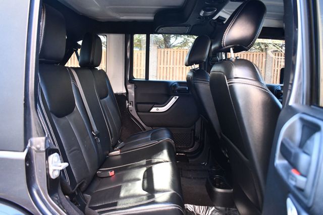 2017 Jeep Wrangler Unlimited Sahara 4x4 - 22980761 - 23