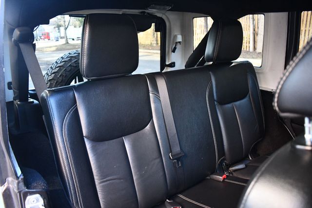 2017 Jeep Wrangler Unlimited Sahara 4x4 - 22980761 - 24