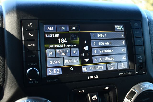 2017 Jeep Wrangler Unlimited Sahara 4x4 - 22980761 - 27