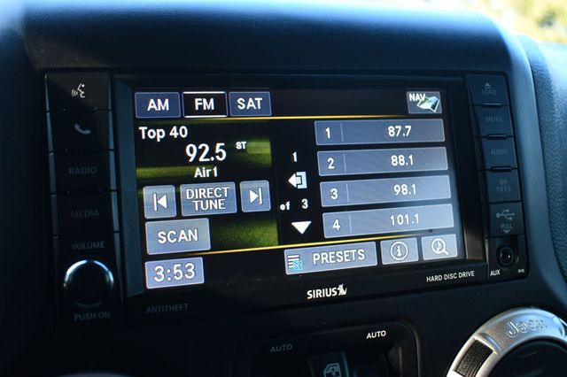 2017 Jeep Wrangler Unlimited Sahara 4x4 - 22980761 - 29