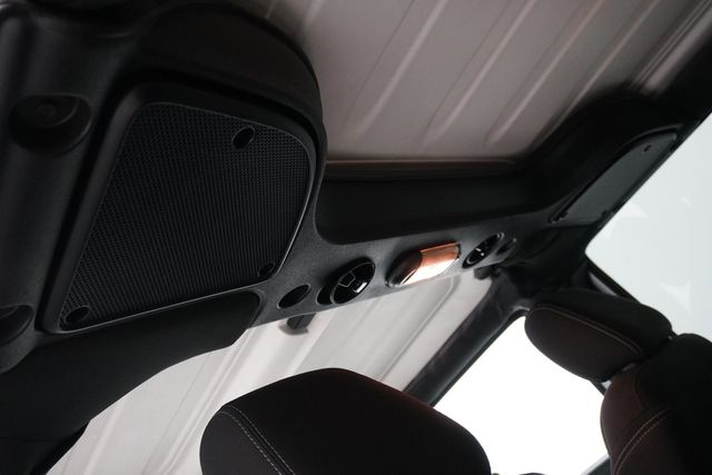 2017 Jeep Wrangler Unlimited Sahara 4x4 - 22929538 - 11