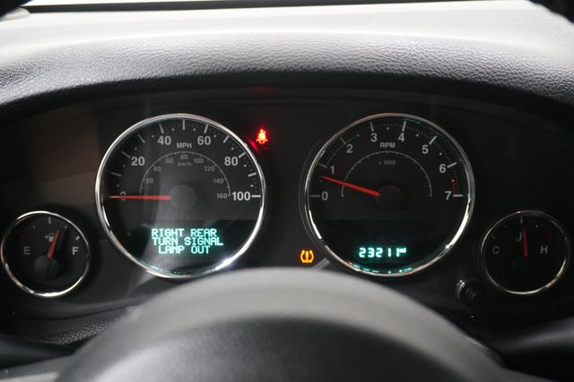 2017 Jeep Wrangler Unlimited Sahara 4x4 - 22929538 - 19