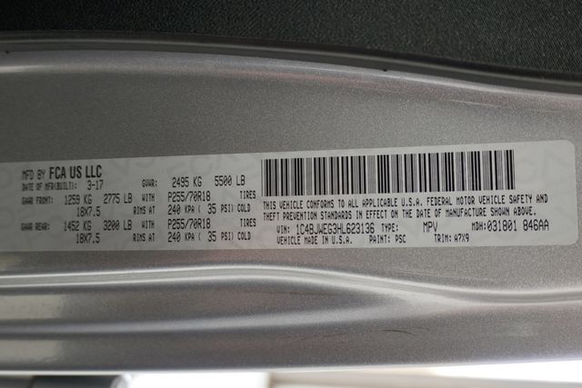 2017 Jeep Wrangler Unlimited Sahara 4x4 - 22929538 - 29