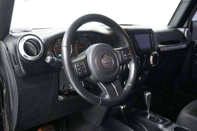 2017 Jeep Wrangler Unlimited Sahara 4x4 - 22951426 - 10