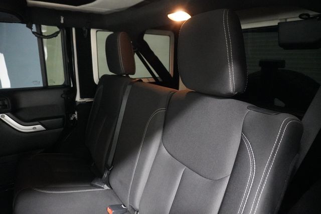 2017 Jeep Wrangler Unlimited Sahara 4x4 - 22951426 - 13