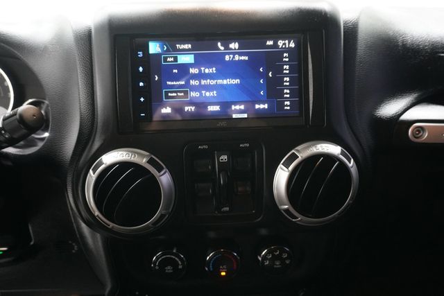 2017 Jeep Wrangler Unlimited Sahara 4x4 - 22951426 - 16