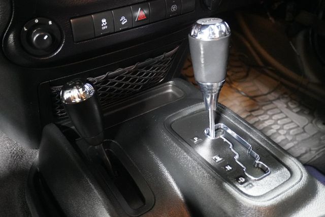 2017 Jeep Wrangler Unlimited Sahara 4x4 - 22951426 - 18