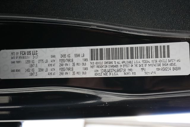 2017 Jeep Wrangler Unlimited Sahara 4x4 - 22951426 - 24