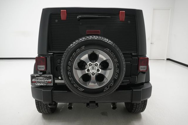 2017 Jeep Wrangler Unlimited Sahara 4x4 - 22951426 - 4