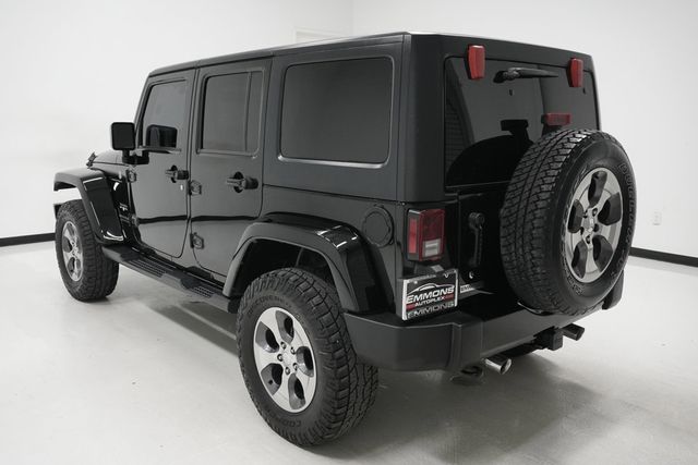 2017 Jeep Wrangler Unlimited Sahara 4x4 - 22951426 - 5