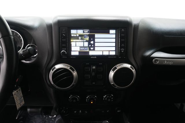 2017 Jeep Wrangler Unlimited Sahara 4x4 - 22963582 - 16