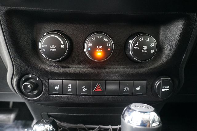 2017 Jeep Wrangler Unlimited Sahara 4x4 - 22963582 - 17