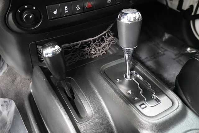 2017 Jeep Wrangler Unlimited Sahara 4x4 - 22963582 - 18