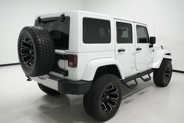 2017 Jeep Wrangler Unlimited Sahara 4x4 - 22963582 - 3
