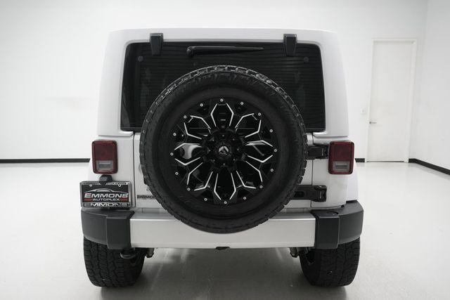 2017 Jeep Wrangler Unlimited Sahara 4x4 - 22963582 - 4